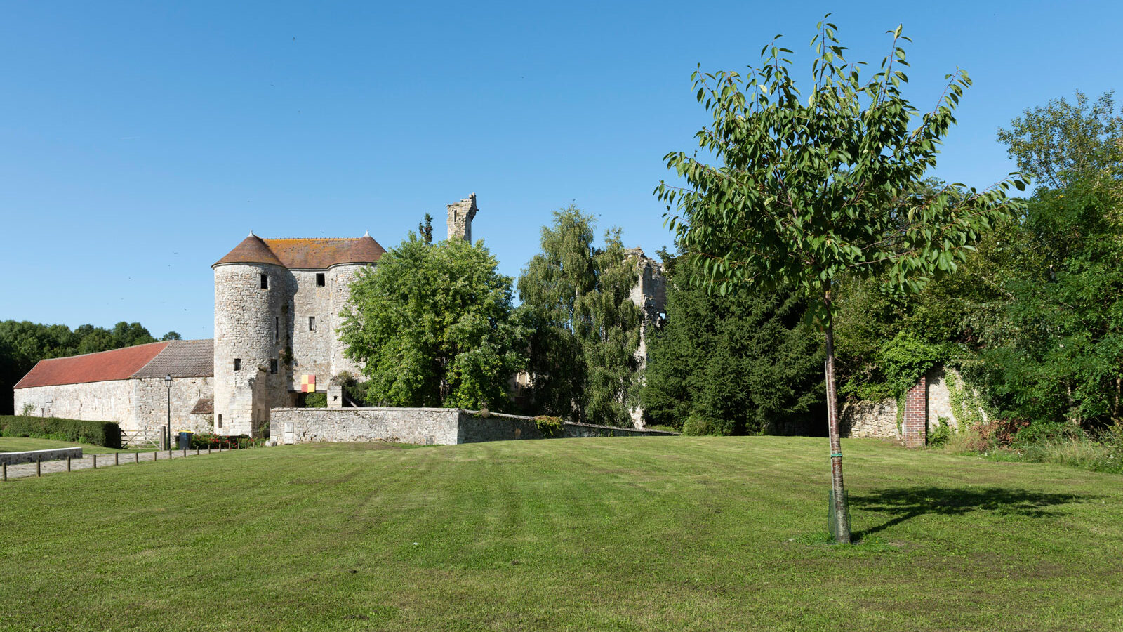 Montépilloy Castle