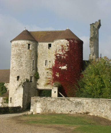 Montépilloy Castle